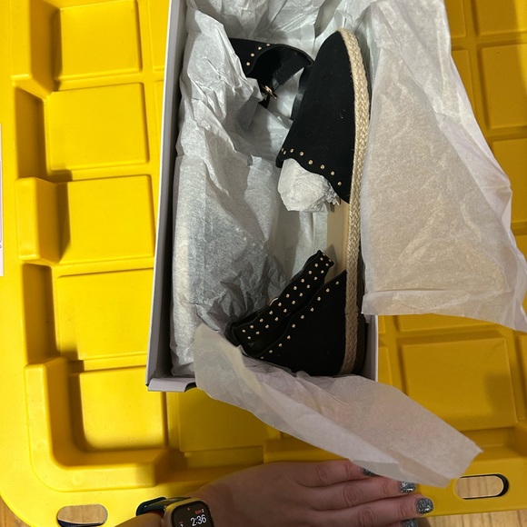 BNWT LAUREN LC FLATS - Picture 6 of 8